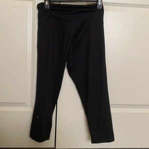 Super soft 3/4 length black high rise leggings